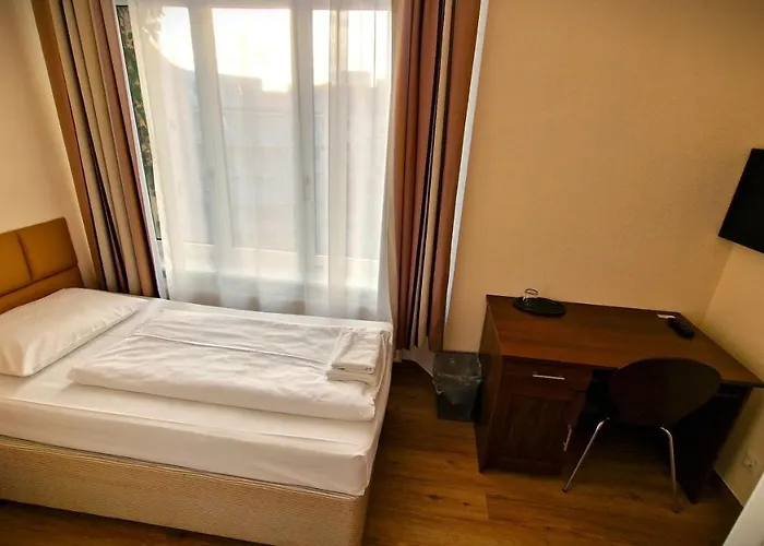 Mikon Eastgate - Centre Hotel 3*